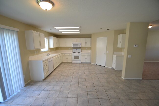 Building Photo - 15550 Northstar Ave