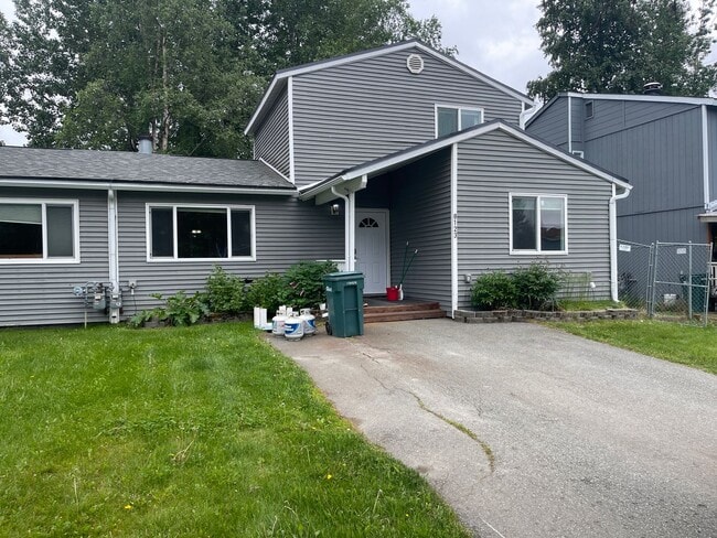 Jewel Lake 3 Bed/2 Bath with Fenced Yard - Jewel Lake 3 Bed/2 Bath with Fenced Yard House