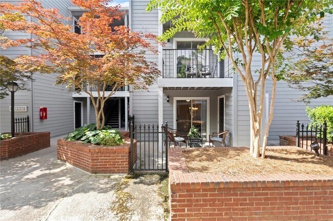 Foto del edificio - 620 Granville Ct