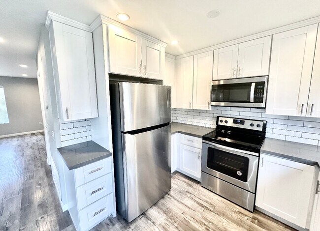 Foto del edificio - ***$500-OFF MOVE IN (IMMEDIATE) SPECIAL***...