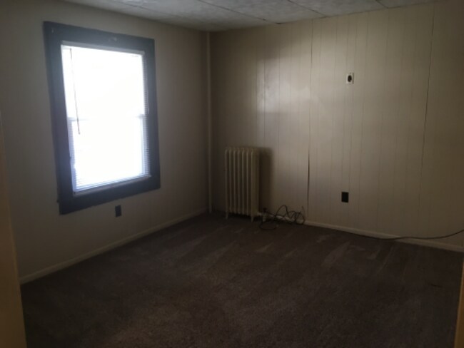 Building Photo - 608 Depot St