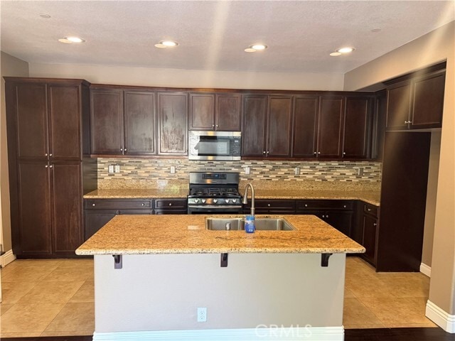 Building Photo - 12585 Montaivo Ln
