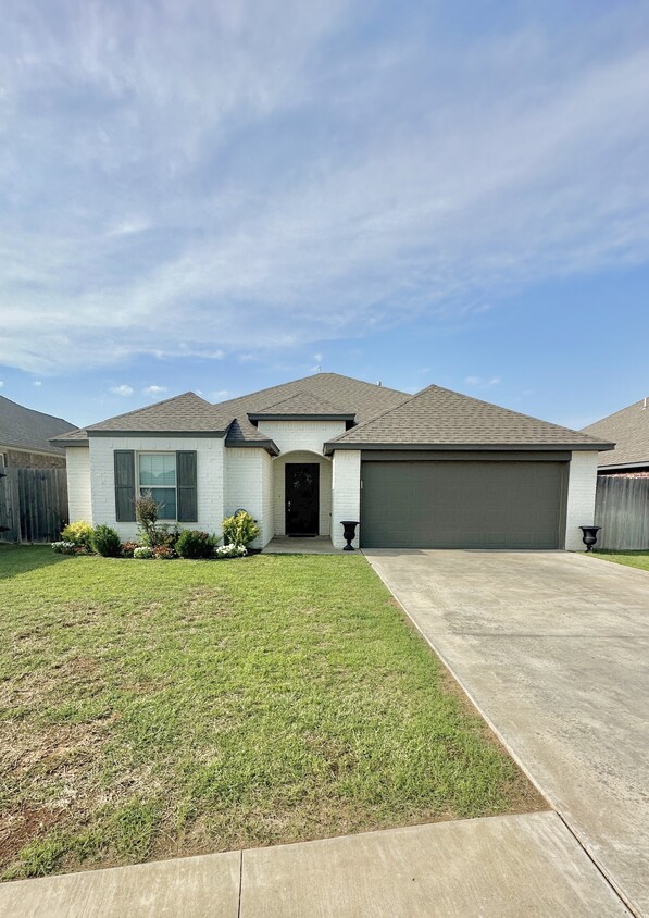 Primary Photo - 2613 Hayride Dr
