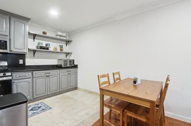 Foto del edificio - 38455 Bronson St