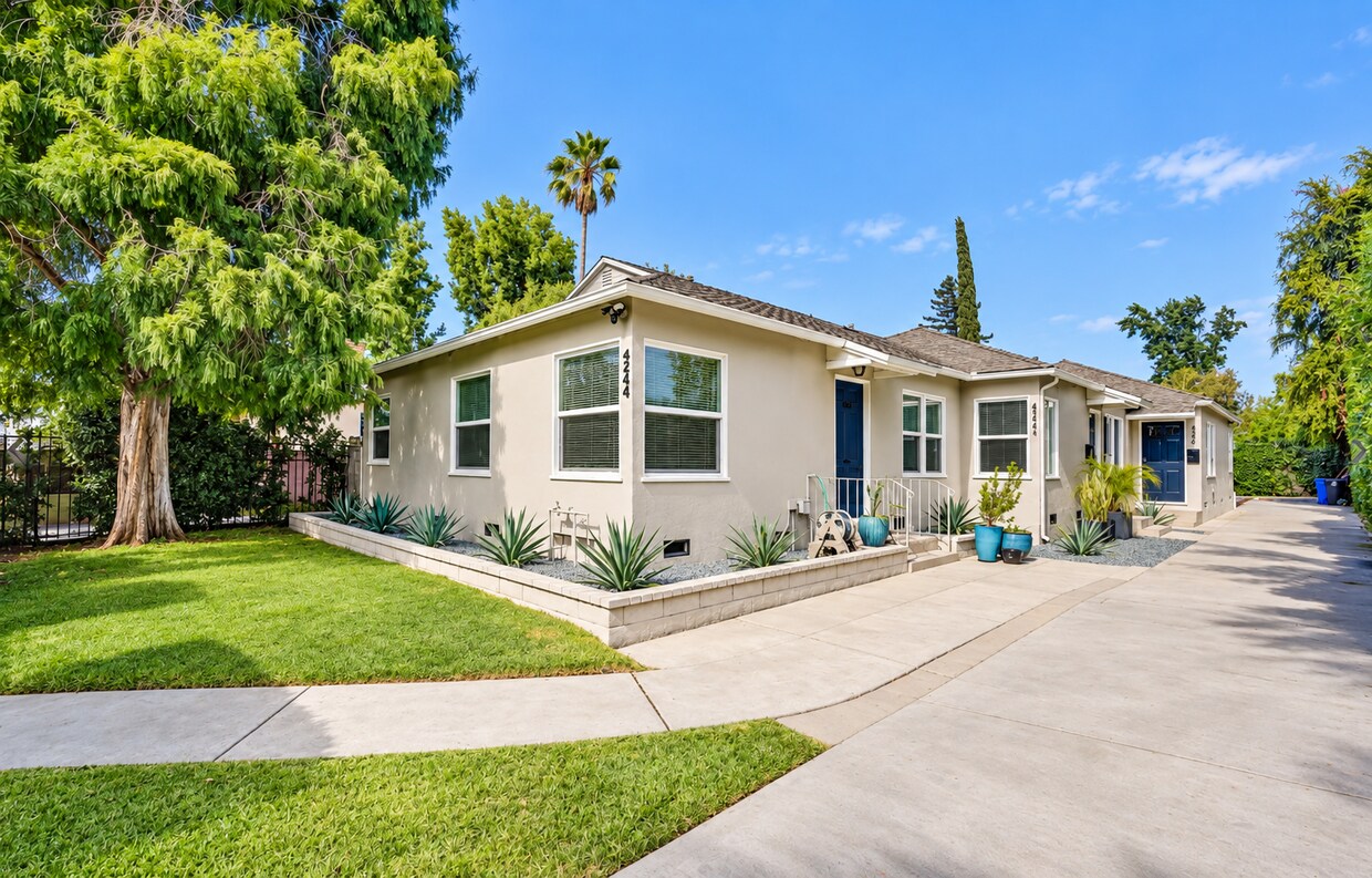 Photo - 4244 Tujunga Ave (Los Angeles, CA)
