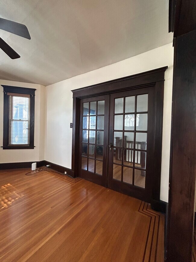 Building Photo - 187 Alden Ave