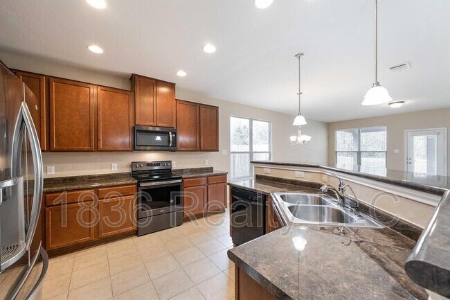 Building Photo - 908 Strickling Dr