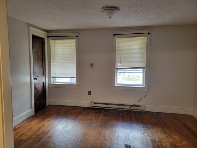 Building Photo - 210 State St