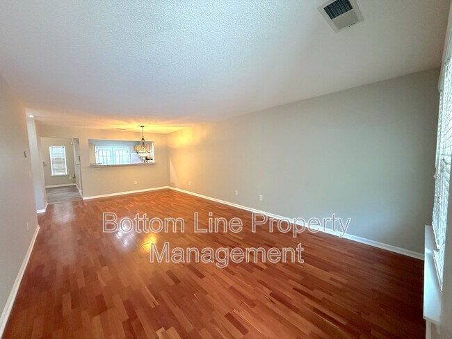 Building Photo - 9419 Elizabeth Townes Ln