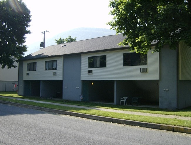 Building Photo - Mills Park