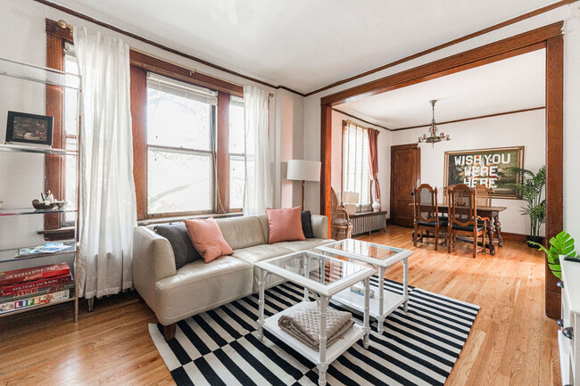 Foto del edificio - 3851 W Belden Ave