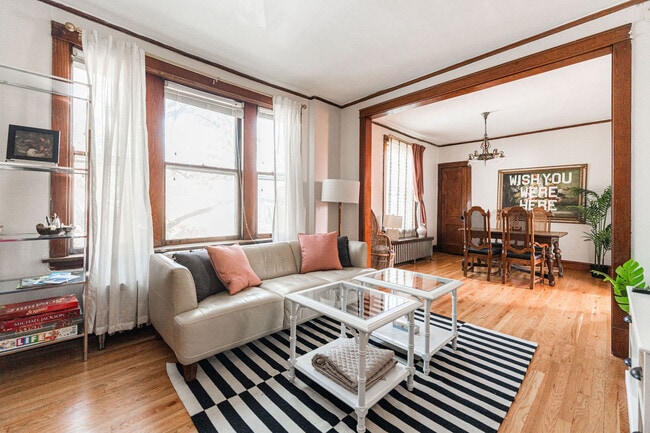 Foto del edificio - 3851 W Belden Ave