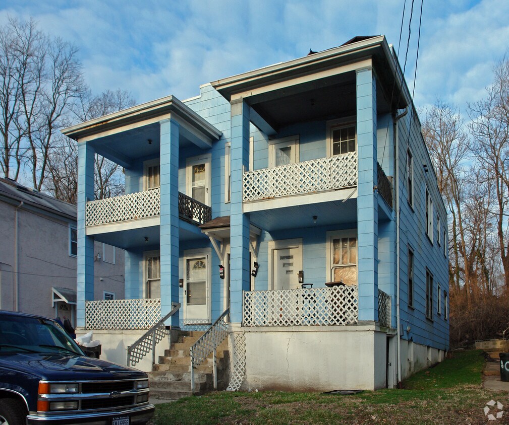 Building Photo - 3073 Mentor Ave