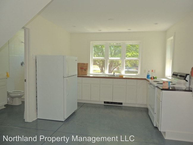 Building Photo - 2 br, 1 bath House - 635 Fern Street