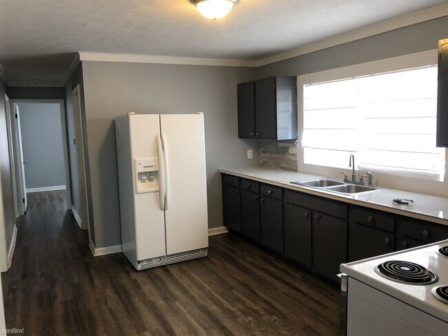 Building Photo - 2 br, 1 bath House - 405 18th Street