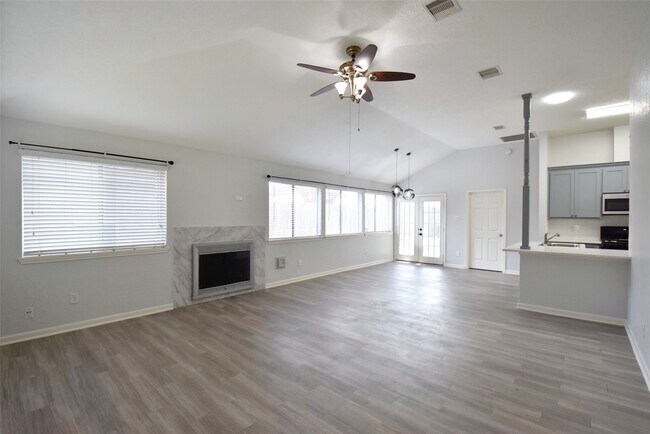 Foto del edificio - 2910 Walnut Springs Dr