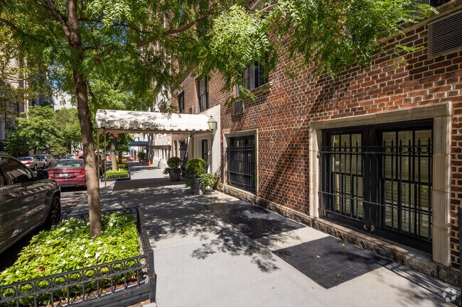 Foto del edificio - 139 E 66th St