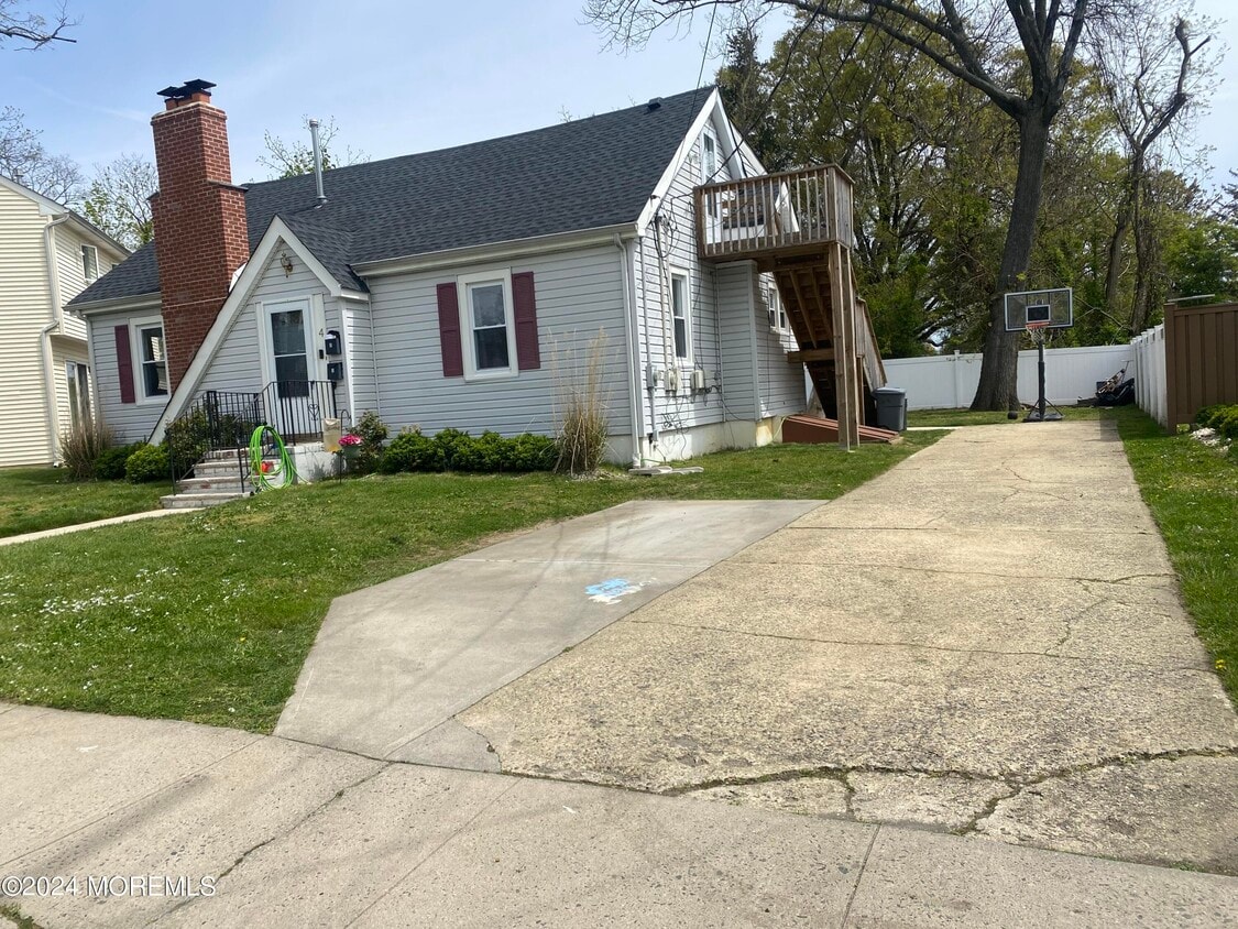 4 Hall Pl, Keyport, NJ 07735 Townhome Rentals in Keyport NJ