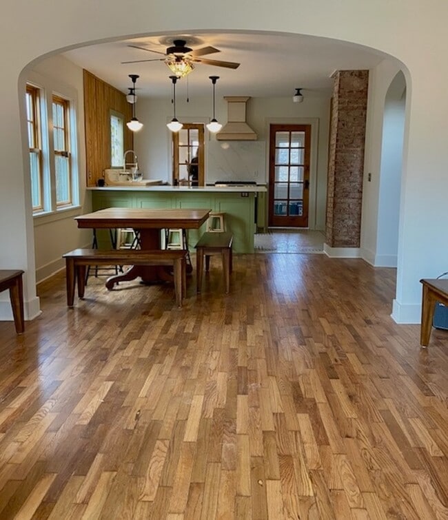 Building Photo - 412 W Ila St