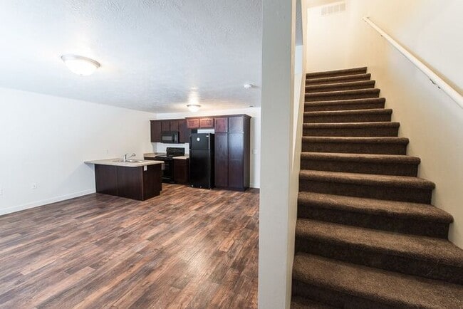 Foto del edificio - Brand New, Charming 2-Story Townhomes in E...