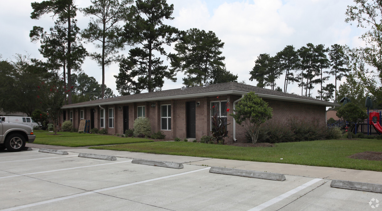 Primary Photo - Pine Terrace I