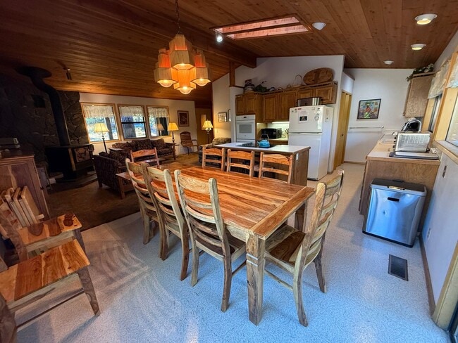 Building Photo - Furnished Riverfront Cabin on the Spring River – 4 Bedrooms, 3 Bathrooms 2,300 sq. ft. | Fully Fu...