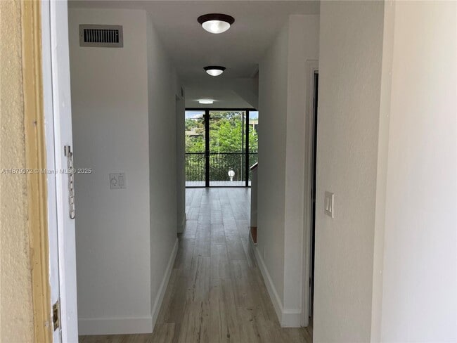 Building Photo - 2961 SW 87th Ave