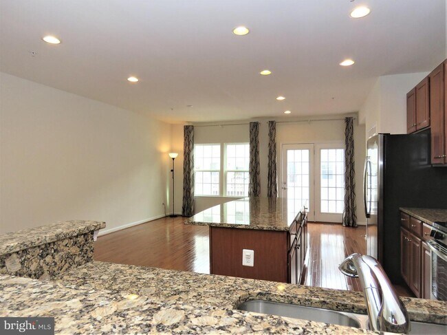 Foto del edificio - 22341 Honey Hill Ln