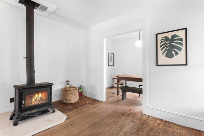 Foto del edificio - 1915 County Hwy 6