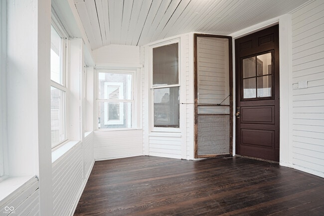 Building Photo - 217 S Meridian St