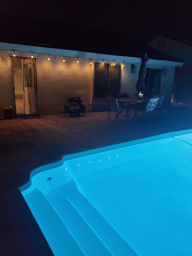 Building Photo - 14336 Pinewood Dr