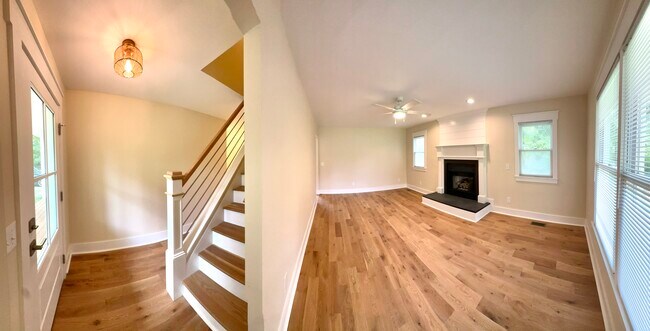 Foto del edificio - 310 Shore Point Dr