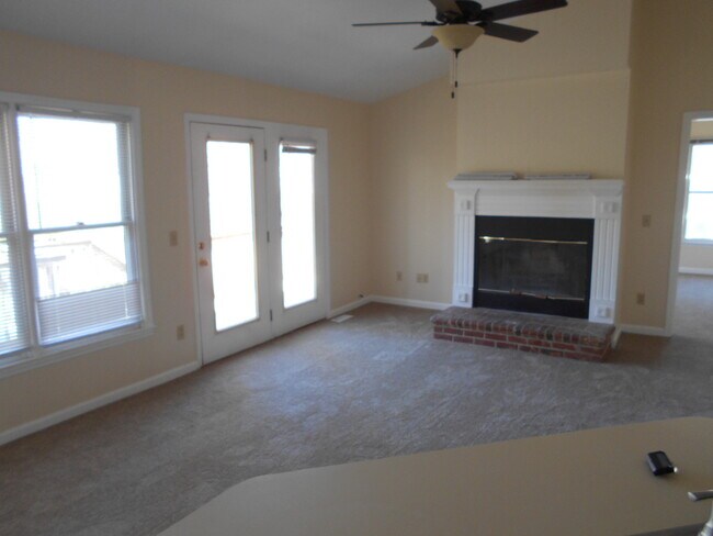 Building Photo - 128 Spring Blossom Ln