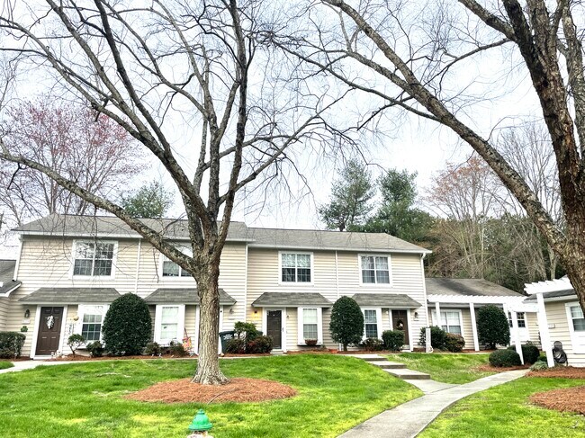 Foto del edificio - 704 Heritage Pkwy