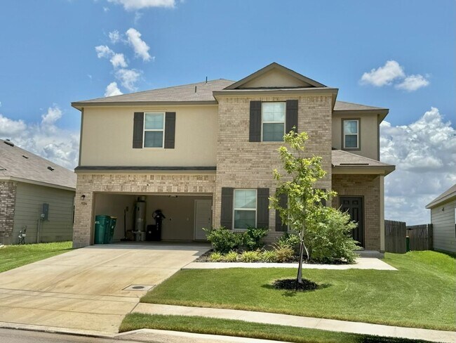 Foto del edificio - Charming Home Awaits: Spacious & Modern Living in a Prime Location