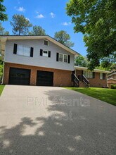 Building Photo - 2250 Sandgate Cir SW