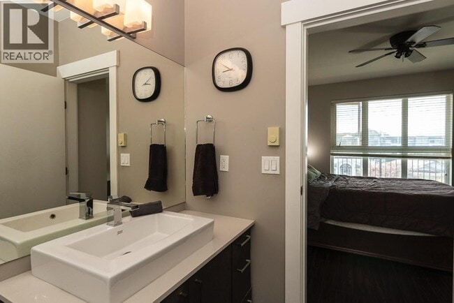 Photo du bâtiment - 2351 Kelly Ave