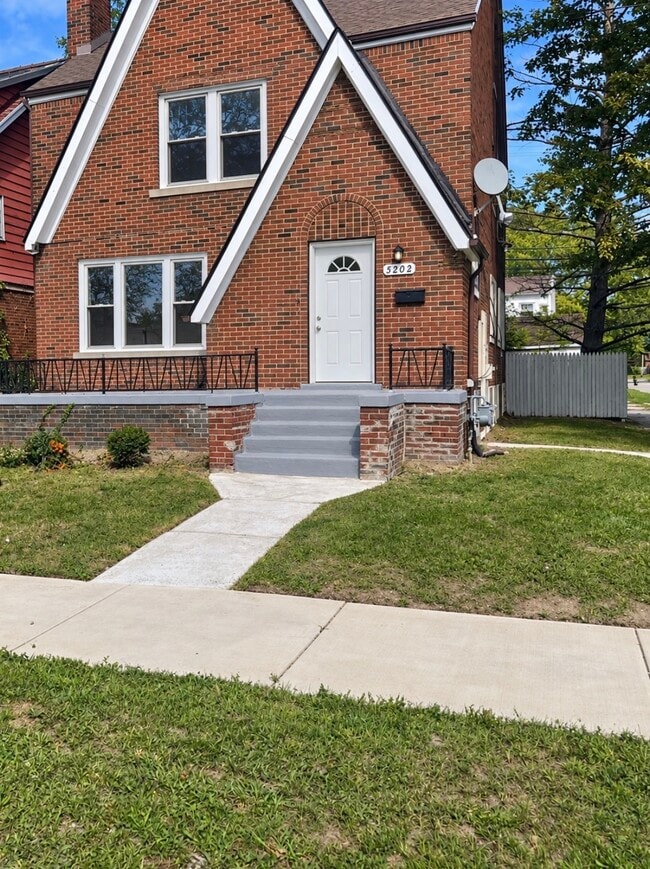 Building Photo - 5202 Devonshire Rd