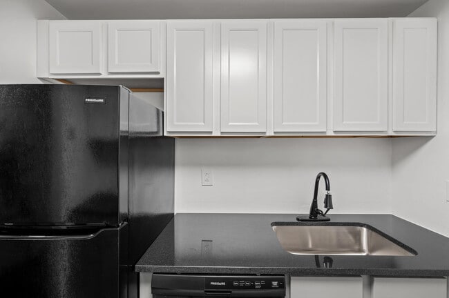 colonial-hill-9-2 - Colonial Hills Apartments