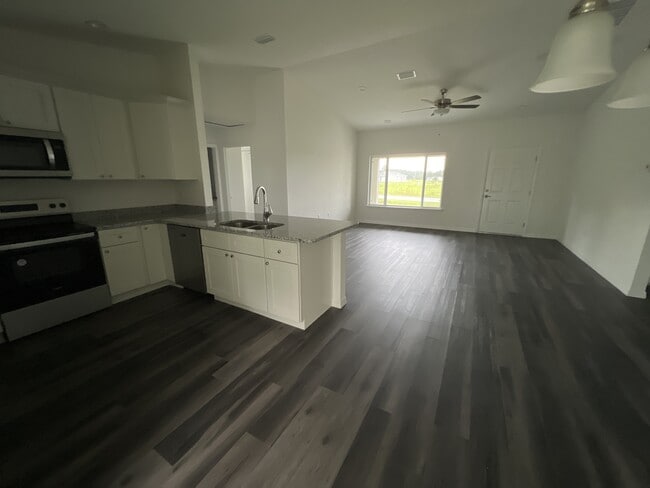 Foto del edificio - 18 Maple Ln