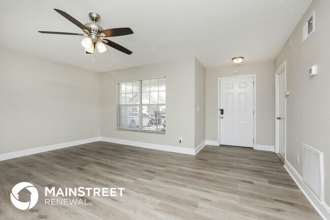 Foto del edificio - 5408 Regal Oak Cir