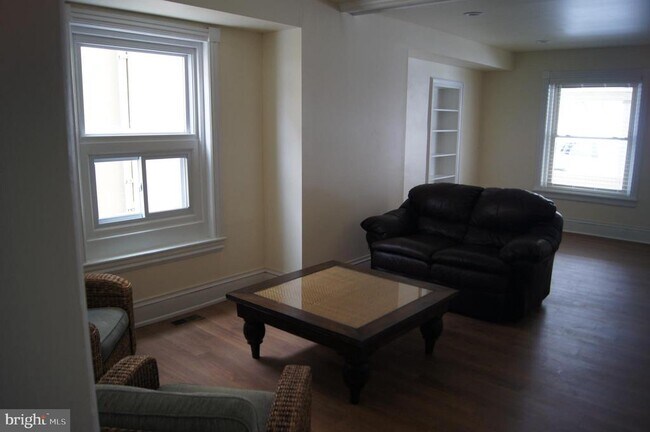 Foto del edificio - 402 Jefferson Ave