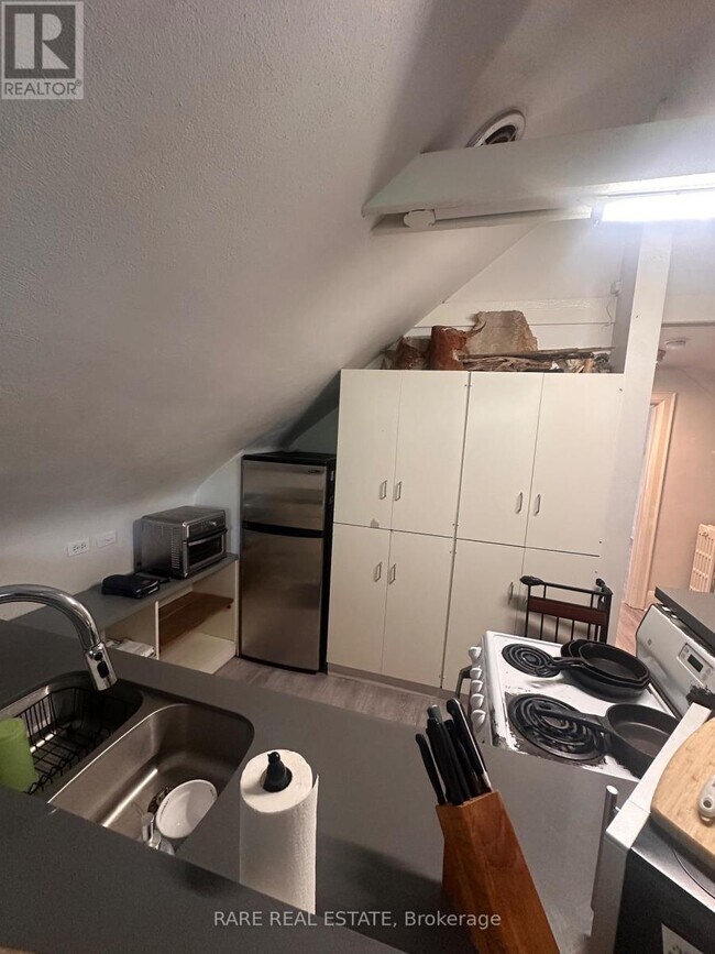 Photo du bâtiment - 737 Avenue Rd