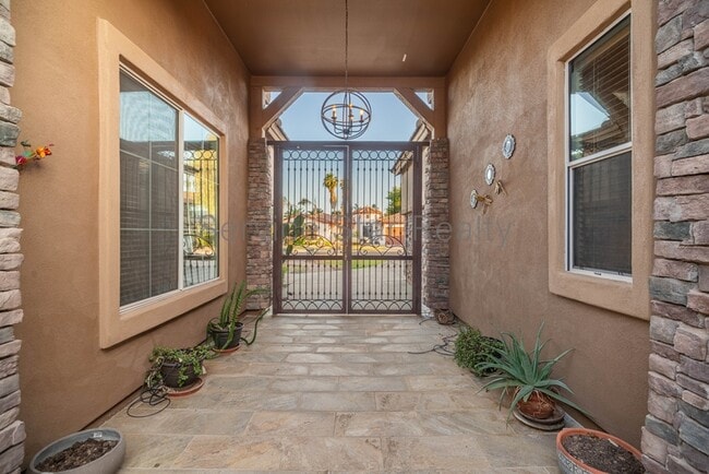 Building Photo - 452 E Mead Dr