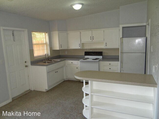 Foto del edificio - 2 br, 1.5 bath House - 1596 Adele Place Un...