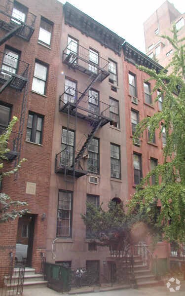 Building Photo - 348 E 51st St