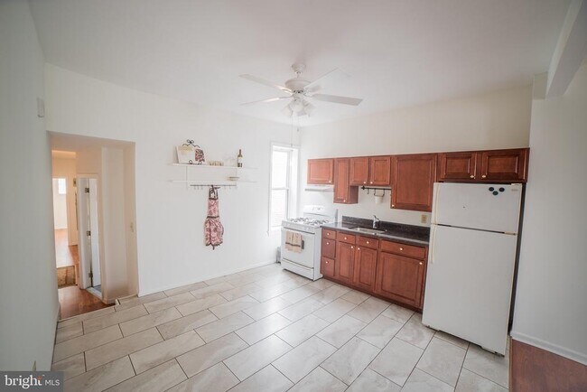 Foto del edificio - 2422 Poplar St