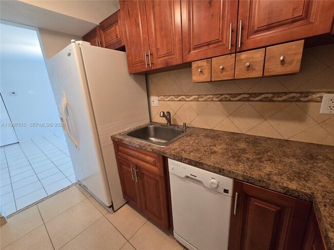 Foto del edificio - 4845 NW 7th St