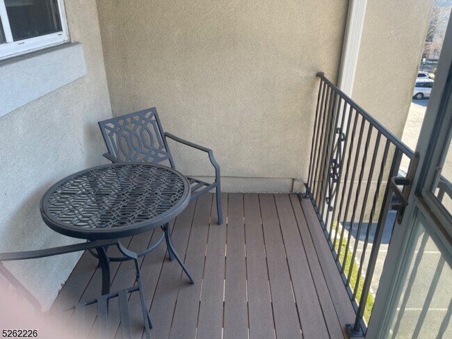 Building Photo - 1120 Brittany Dr