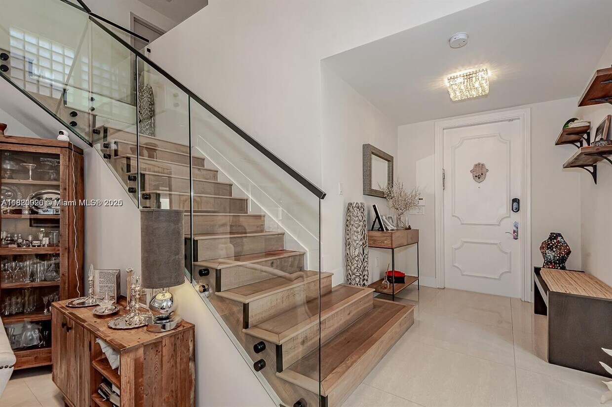 Foto principal - 20846 NE 32nd Ave